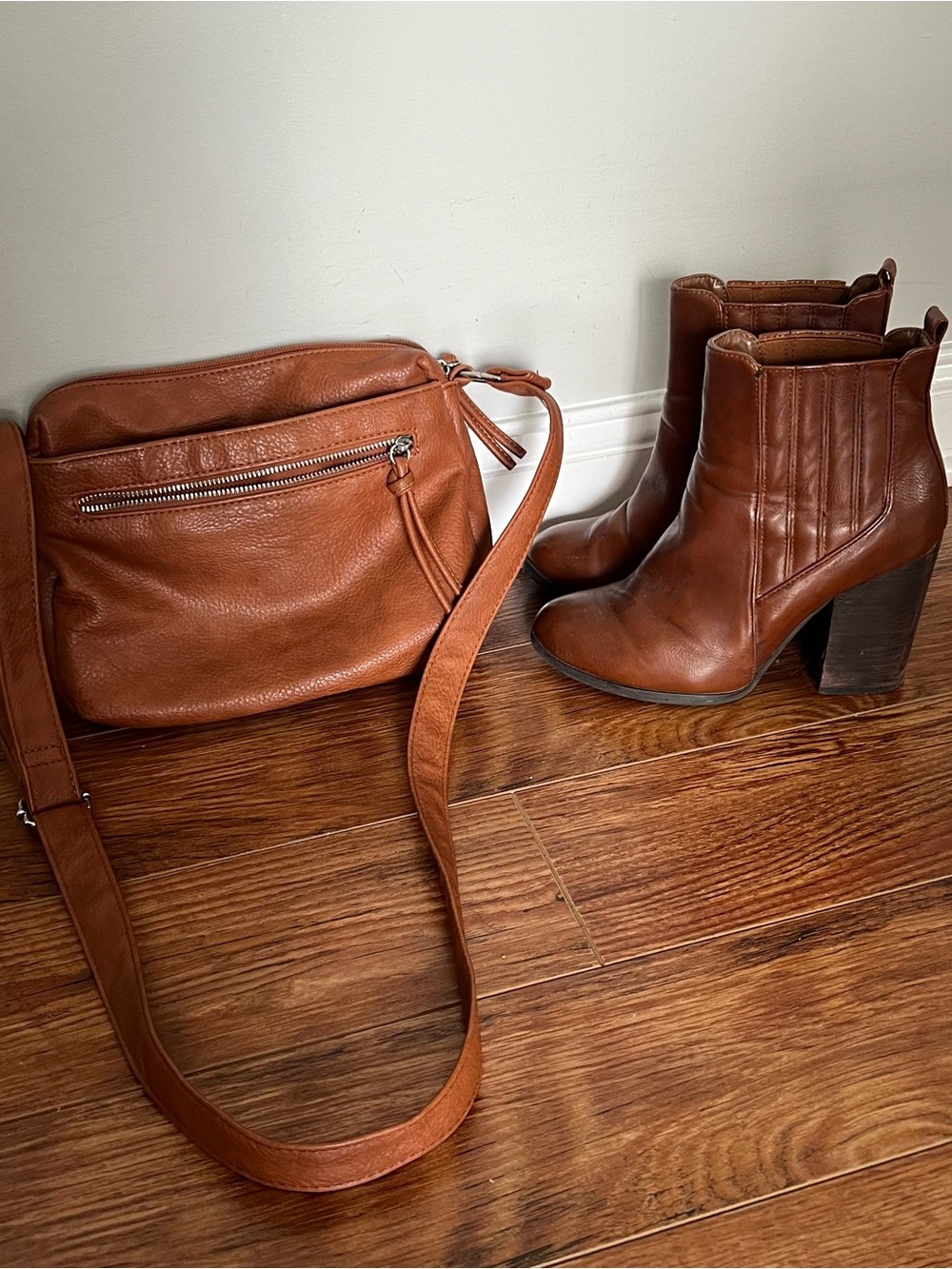 Boots & purse bundle